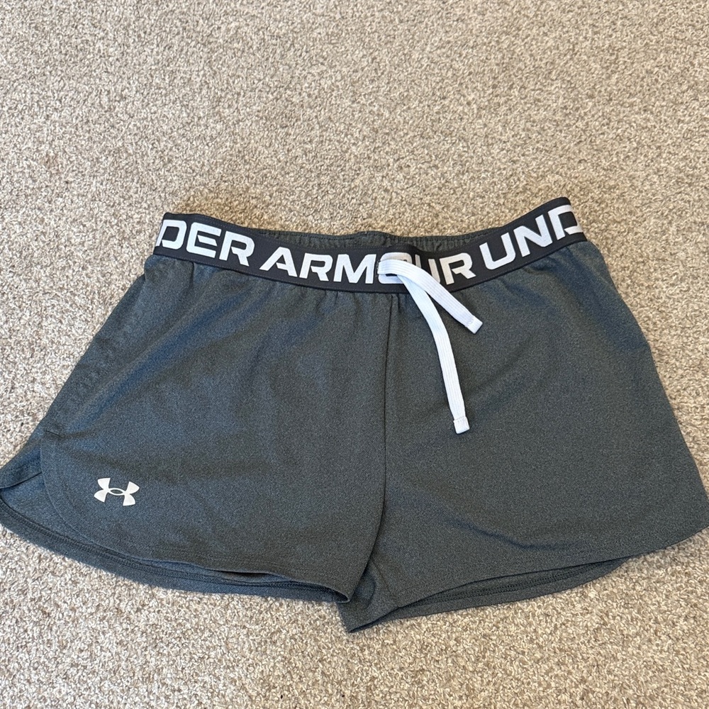 Under Armour girls gray Athletic Shorts
